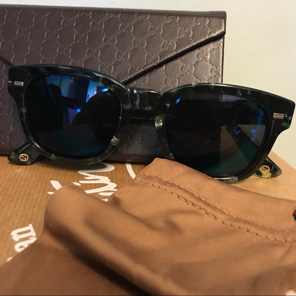  Gucci Sunglasses - Picture 5 of 8